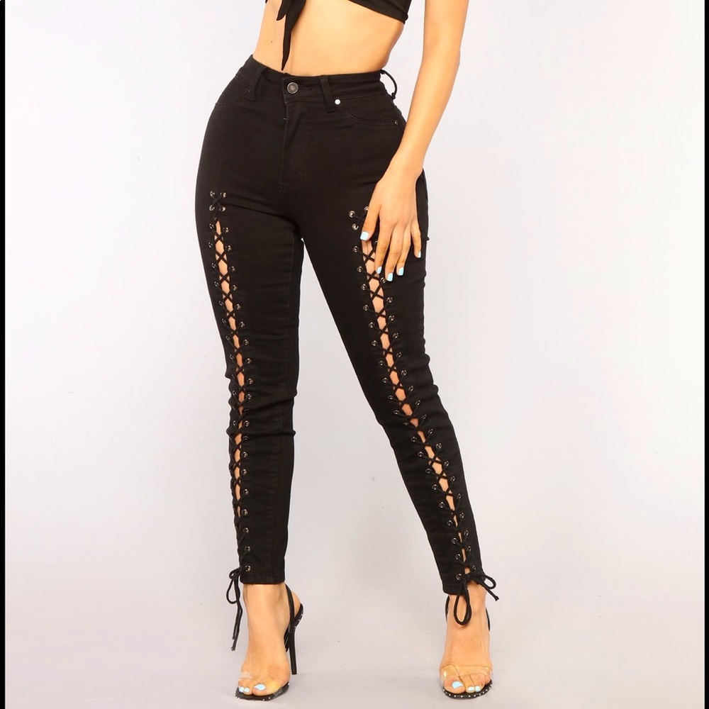 Lace Up Black Jeans🖤